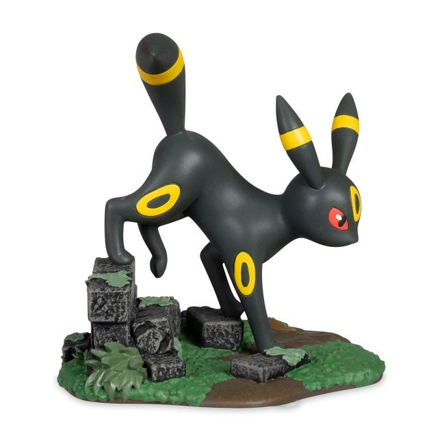 Midnight Prowl with Umbreon Evolving Personalities Figure